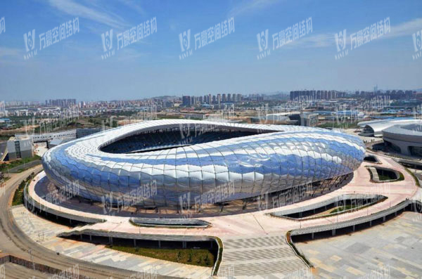 ETFE薄膜是什么材料？ETFE透明膜結(jié)構(gòu)有哪些特點(diǎn)？