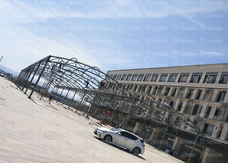 奉化方橋農副鋼結構雨棚工程進入膜布安裝階段