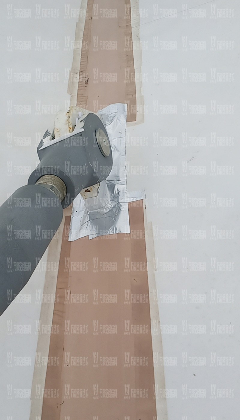 汕尾市體育中心（一期）工程田徑場膜結(jié)構(gòu)項目進入二次膜及防水施工階段