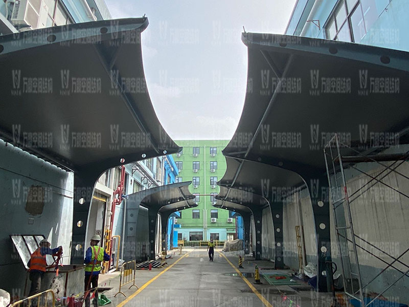 膜結構車棚安裝時有哪些注意事項?車棚為什么選擇膜結構? 膜結構車棚安裝時有哪些注意事項?車棚為什么選擇膜結構?