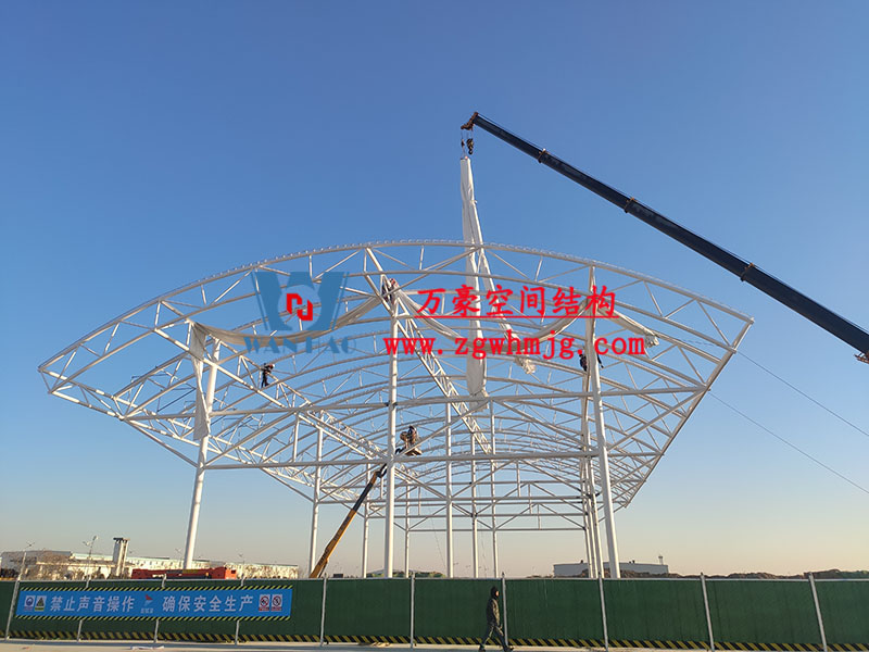 射陽港港區(qū)國家一類開放口岸一關(guān)兩檢查驗設施項目膜結(jié)構(gòu)安裝中