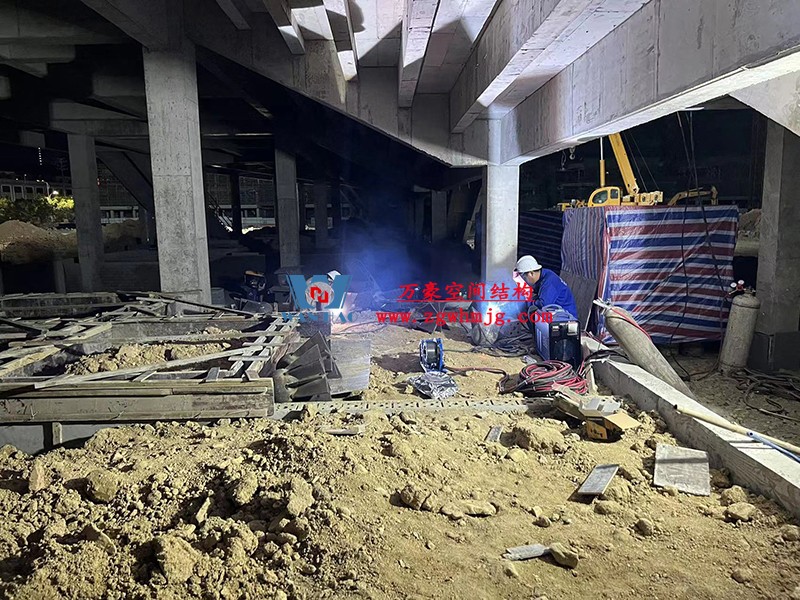 龍泉市體育場鋼膜結構工程開始施工