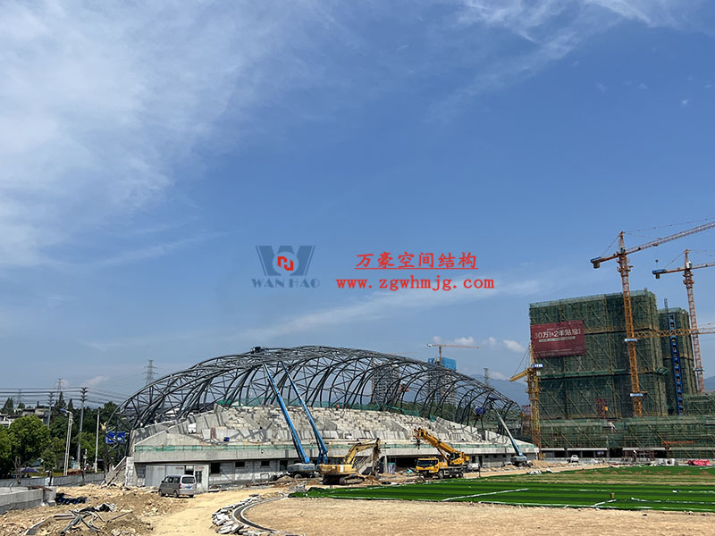 龍泉市體育場鋼膜結構工程鋼結構接近尾聲