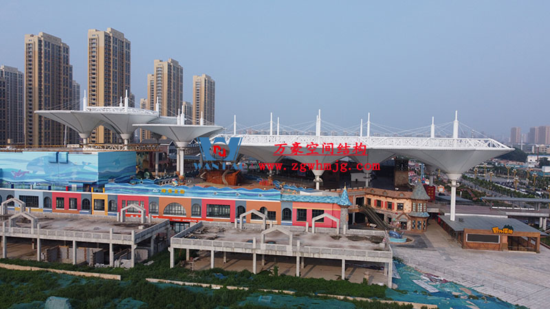 山東聊城萬達小鎮七彩祥云PTFE膜結構項目