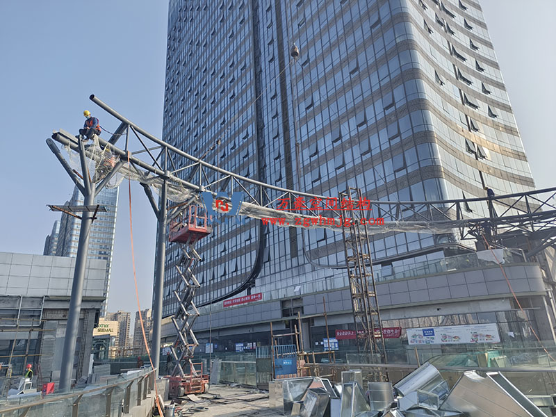 明宇廣場(chǎng)6號(hào)地塊商業(yè)（萬達(dá)廣場(chǎng)）改造項(xiàng)目鋼膜結(jié)構(gòu)ETFE蓋頂天幕工程火熱施工中