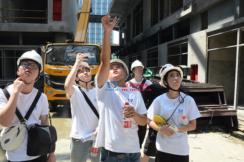 嘉興長安里ETFE氣枕鋼膜結(jié)構(gòu)頂棚工程現(xiàn)場學習觀摩會 嘉興長安里ETFE氣枕鋼膜結(jié)構(gòu)頂棚工程現(xiàn)場學習觀摩會