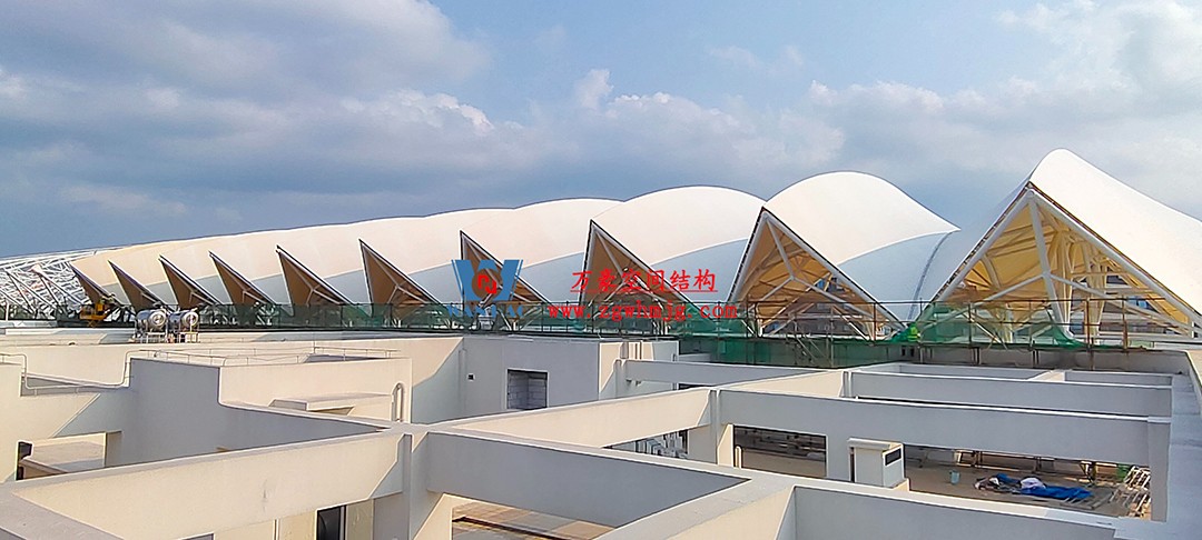 施工加速，這個PTFE膜結構天幕即將完工！