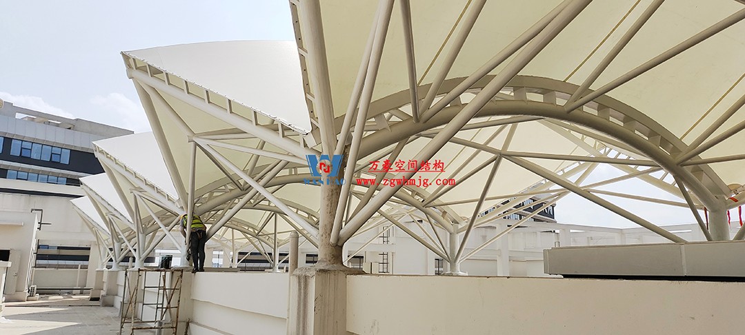 施工加速，這個PTFE膜結構天幕即將完工！