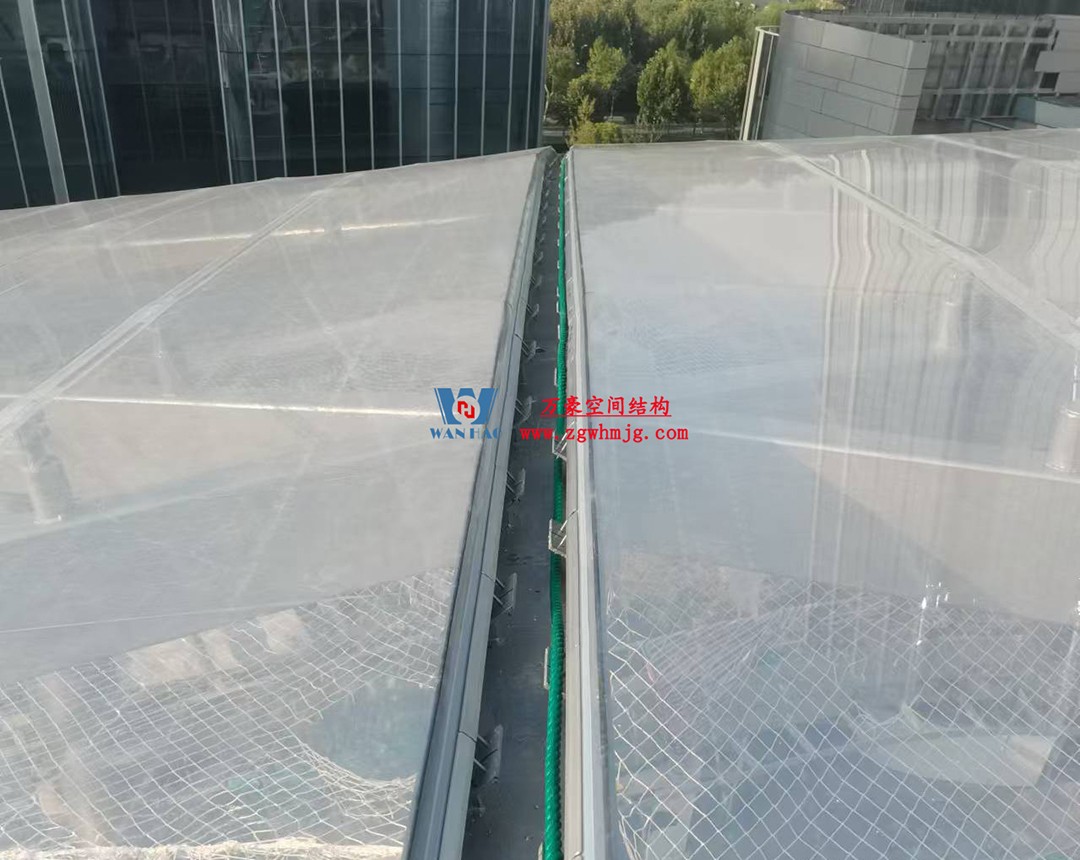 擁有夢幻外衣的ETFE膜結構商業天幕 擁有夢幻外衣的ETFE膜結構商業天幕