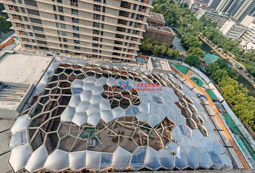 安吉云安里ETFE氣枕商業天幕圓滿完工 安吉云安里ETFE氣枕商業天幕圓滿完工