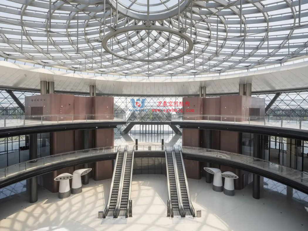 中原會展二期竣工！浙江萬豪集團(tuán)助力打造城市巨型天幕