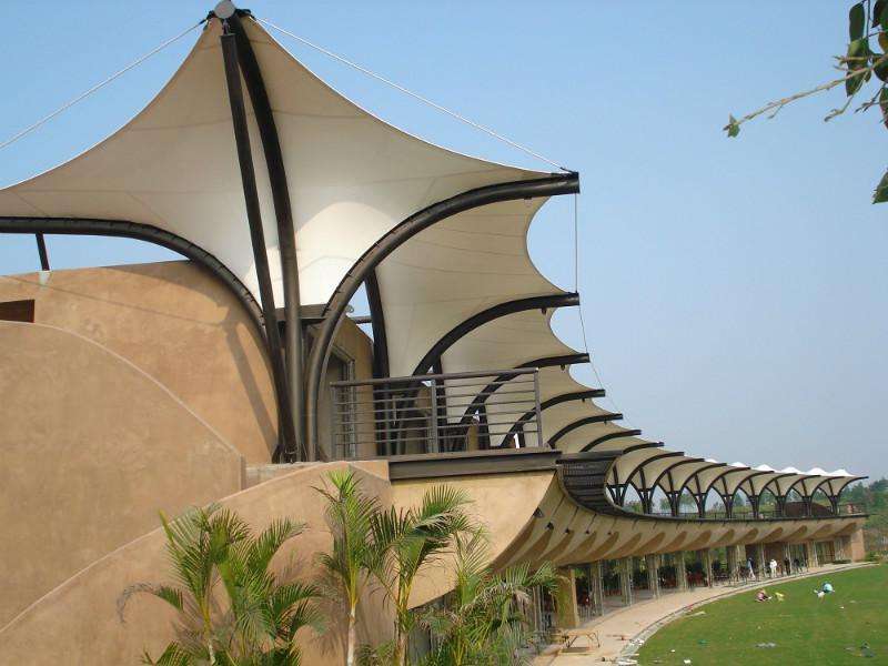 什么是張拉膜結構？張拉膜結構的應用領域及使用材料是怎樣的？