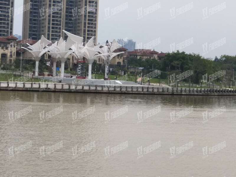 東莞市東江西岸PTFE網(wǎng)格覆膜結(jié)構(gòu) 東莞市東江西岸PTFE網(wǎng)格覆膜結(jié)構(gòu)